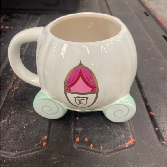 Disney princess mug Cinderella pumpkin coach - Picture 1 of 6